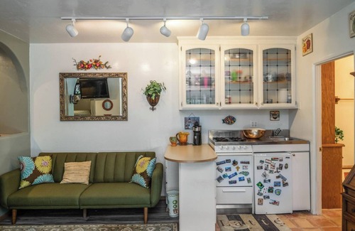 Carmel Woods Apartment | Hideaway in the Hills Guest Suite and Spa