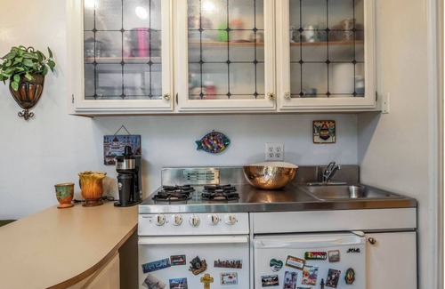 Carmel Woods Apartment | Hideaway in the Hills Guest Suite and Spa