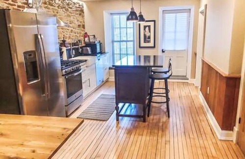 Downtown Apartment | Hideaway on High Downtown Mineral Point