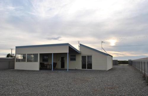 Nangkita House | Hideaway Tom’s on Mundoo Channel - Waterfront