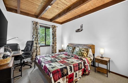 Lake Ariel House | Hideout Pocono Chalet