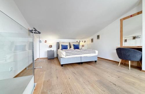 Favoriten House | Hideout Villas, 3 Bedrooms, free parking, garden area, terrace