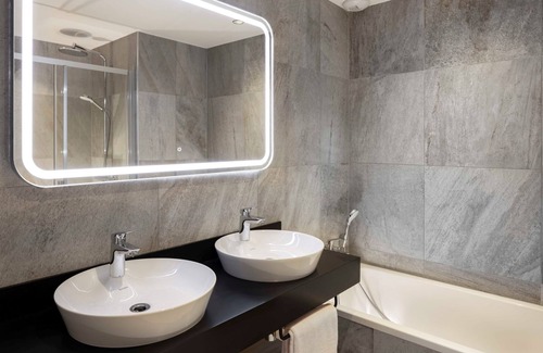 Les Menuires Hotel | Higalik Hotel