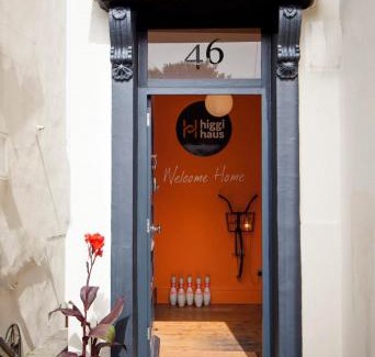Bristol House | higgihaus 7 Bed Sleeps up to 18 Big Groups Best Location
