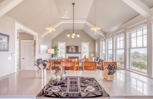 Roads End House | High Above the Sea