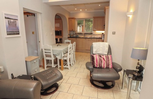 Keswick House | HIGH CROSS, pet friendly, character holiday cottage in Keswick