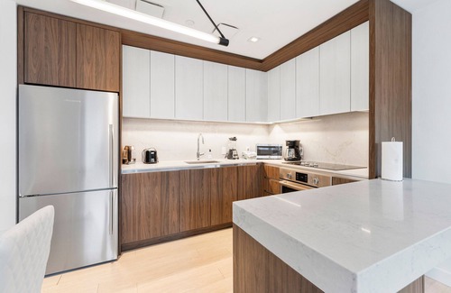 Seaport District Apartment | High-end 3BR 2BA unit in Seaport