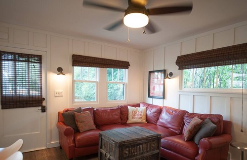 Downtown Bozeman Cottage | High End Cottage in Downtown Bozeman- 30 days +bookings