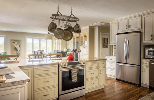 Canyon Lake Villa | High-End Resort. Your Group Only. Heated Pool+Spa, 1-Story, Fireplace, Game Room