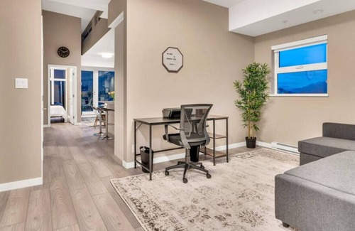 Downtown Squamish Apartment | High-End Squamish Penthouse With Mountain Views