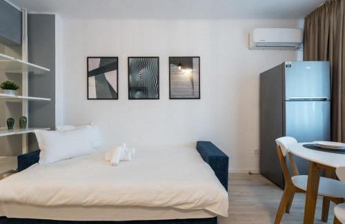 Bucharest Apartment | High-end Studio with Panoramic View, Parking & Pool