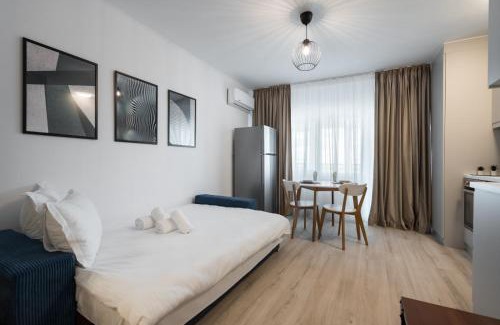Bucharest Apartment | High-end Studio with Panoramic View, Parking & Pool