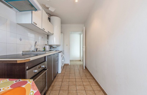 Cannes City Centre Apartment | High Floor Sea View 2Br Apt with Balcony & Garage