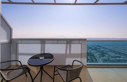 Jumeirah Village Triangle Apartment | High-Floor Studio,Walking Distance to the Park & 15-Min Drive to Miracle Garden