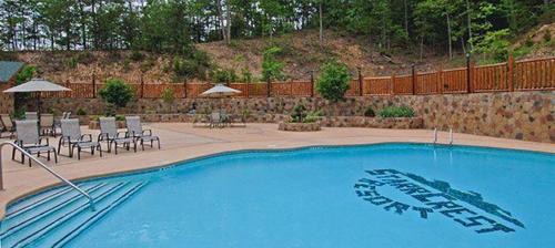 Gatlinburg - Pigeon Forge House | High Mountain Mist A Beautiful 4 Bedroom Cabin in Starr Crest Resort with hot tub and pool table