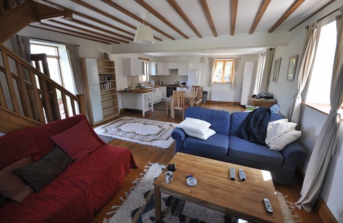 Vengeons House | High Quality Barn Conversion. Great village location. Super fast WIFI.