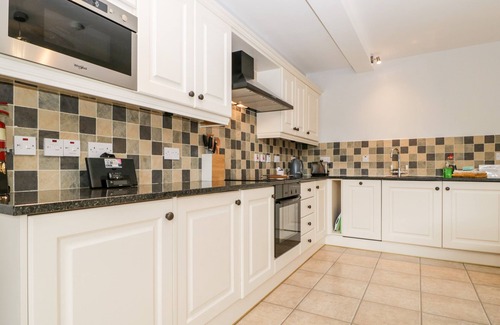 Keswick House | HIGH SPY, country holiday cottage, with a garden in Keswick