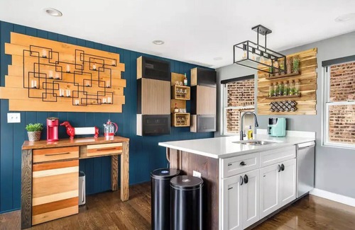 Lower West Side Condo | High-Style Oasis in Heart of Chicago + Free EV Charger!n