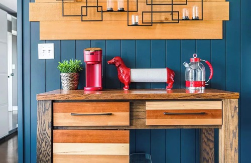 Lower West Side Condo | High-Style Oasis in Heart of Chicago + Free EV Charger!n