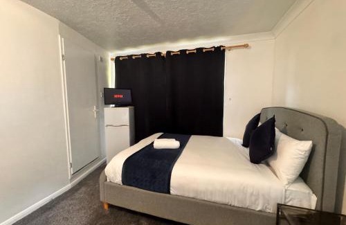 Horley House | High Trees Guest House Gatwick