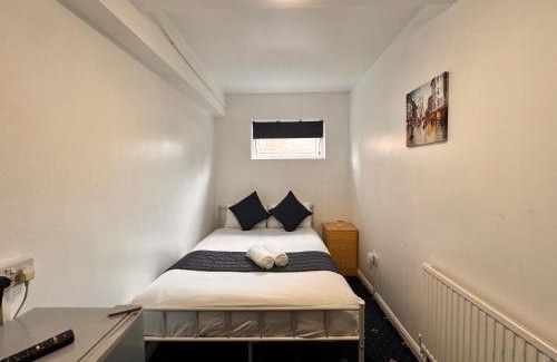 Horley House | High Trees Guest House Gatwick