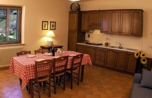 Valfabbrica Other | HIGH WALNUT FARMHOUSE