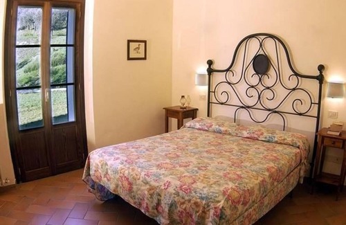 Valfabbrica Other | HIGH WALNUT FARMHOUSE