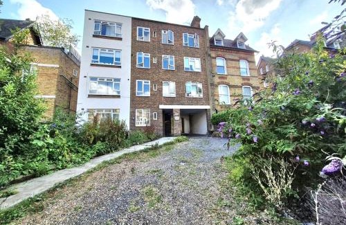 Highgate Apartment | Highgate apartment - Feel right at home, spacious and convenient - 5mins from tube