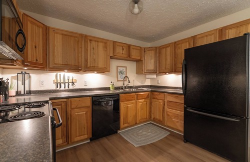 Knoxville House | Highland Hideout 10 mins from UT