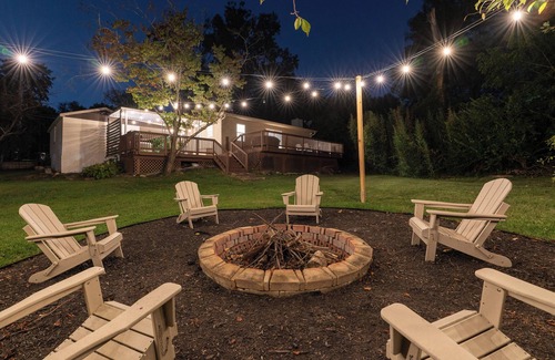 Knoxville House | Highland Hideout 10 mins from UT