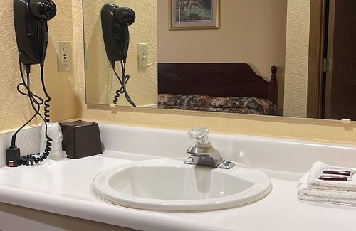 Peculiar Hotel | Highland Inn Peculiar