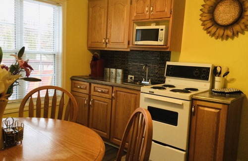 Pleasant Bay Bed & Breakfast | Highland Sunrise Suite Private Hot Tub Cabot Trail ,Pleasant Bay,N.S.