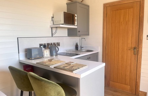 Rhayader Cottage | Highland View - a shepherds hut that sleeps 2 guests in 1 bedroom