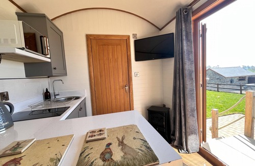 Rhayader Cottage | Highland View - a shepherds hut that sleeps 2 guests in 1 bedroom