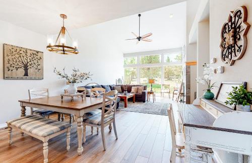 Redmond House | Highland View Eagle Crest
