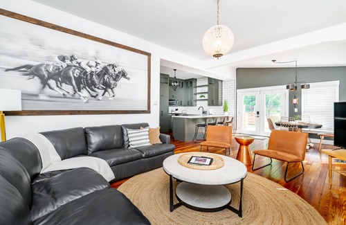 Cherokee Triangle House | *Highlands VIP 6BR | Hot Tub Putting Green Game Rm