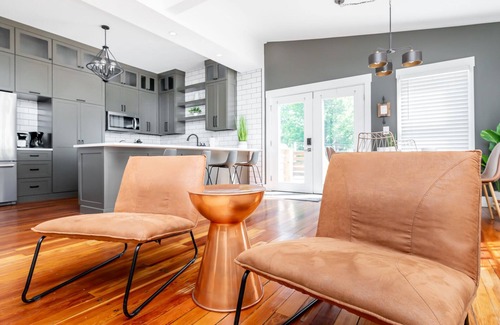 Cherokee Triangle House | *Highlands VIP 6BR | Hot Tub Putting Green Game Rm