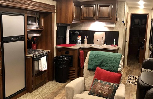 Montgomery House | Highline Ranch RV And Hot Tub