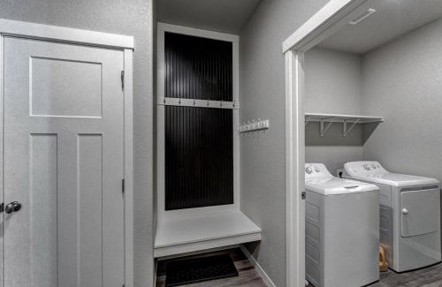 Rapid City House | Highly Accessible, Executive Style, Amazing View!