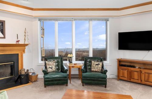 Chestnut Springs House | Highridge Court 19 with Wintergreen Advantage