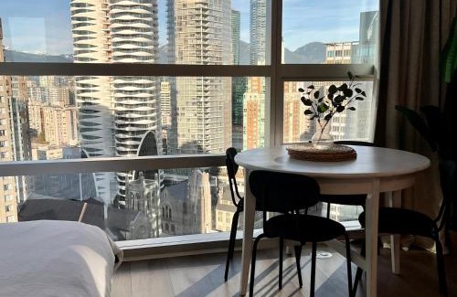 Downtown Vancouver Apartment | Highview Studio