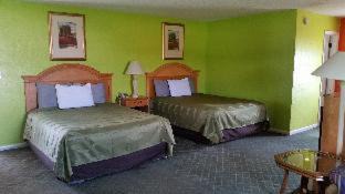 Paris Hotel | Highway Inn