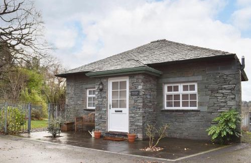 Waterhead House | Highwood Cottage