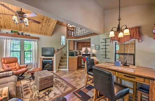 Show Low Cabin | Hike, Explore & More: Show Low Cabin w/Deck