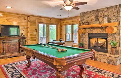 Burnsville House | Hike, Fish and Golf Burnsville Retreat with Deck!