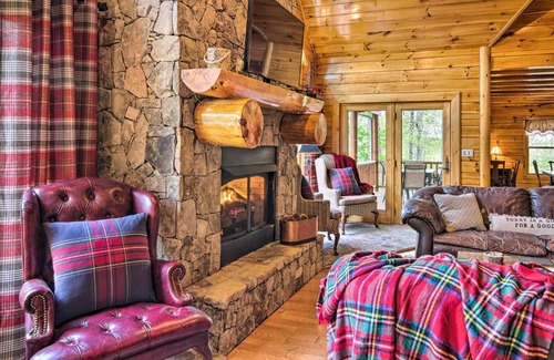 Burnsville House | Hike, Fish and Golf Burnsville Retreat with Deck!