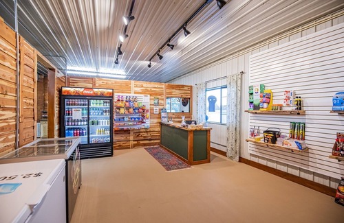 Cassville RV Rental | Hike & Glamp Getaway near Roaring River Park