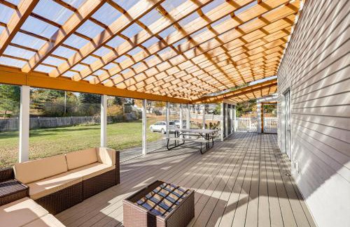 Patten House | Hike, Ski and Explore Patten Home with Pool Table!