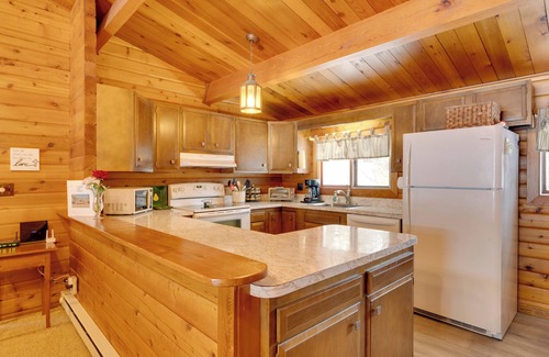 Franconia Cabin | Hike & Ski: Cabin w/Fireplace in Franconia!