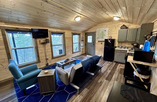 Primrose Cabin | Hiker's Midnight |RRG|WiFi| Nearby Attractions